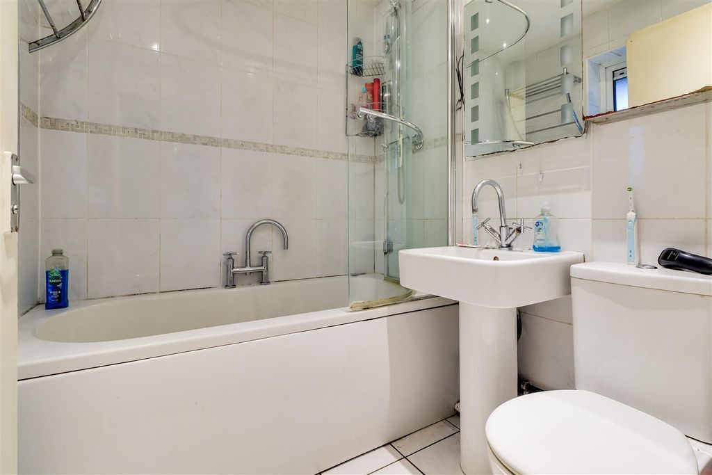 Additional image 11 of 3 bed semi-detached house for saleKendal Way, Cambridge CB4