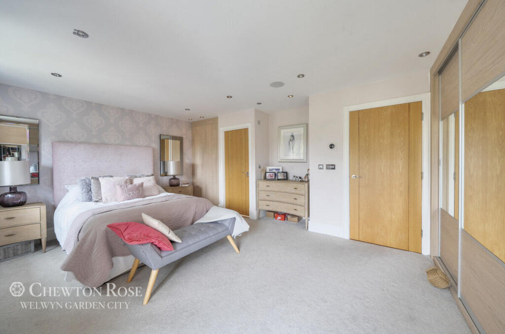 Additional image 16 of Sevenacres, Welwyn