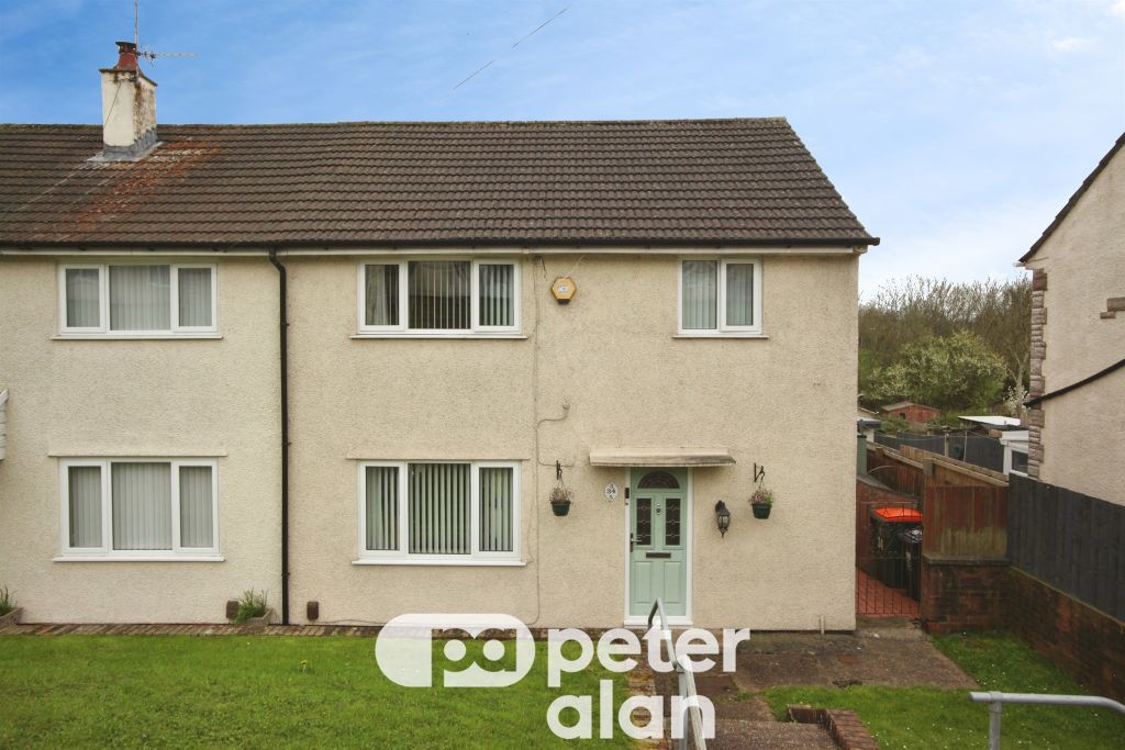 4 bed semi-detached house for saleHendre Farm Drive, Newport NP19