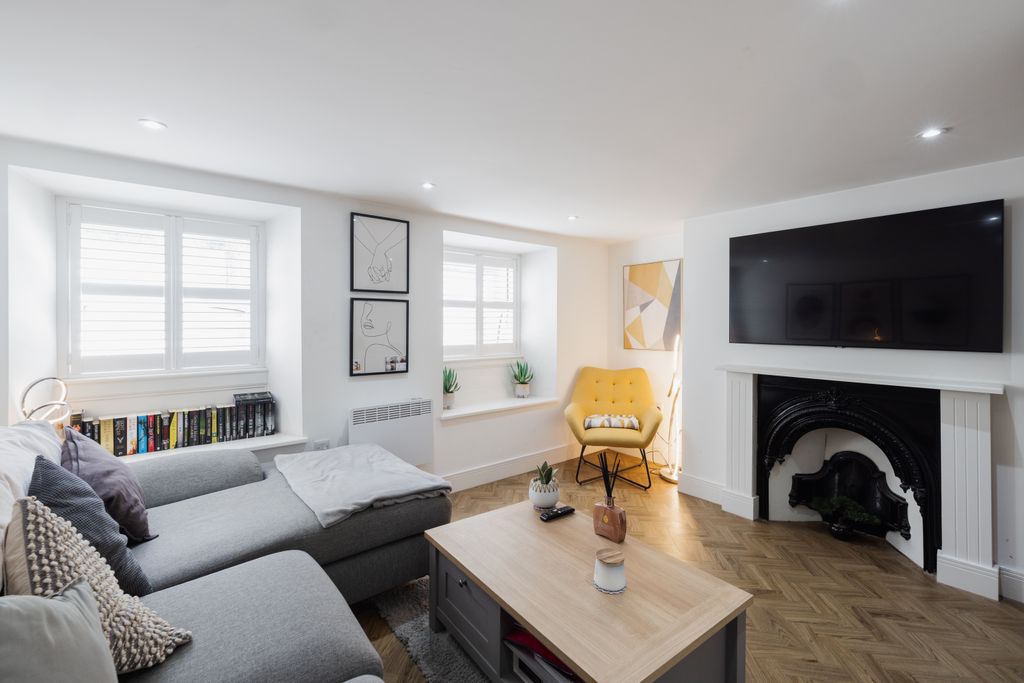 Additional image 7 of 1 bed flat for sale10 Elizabeth Place, St. Helier, Jersey JE2