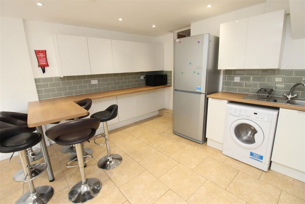 Additional image 4 of 7 bed property for saleRhymney Street, Cathays, Cardiff CF24