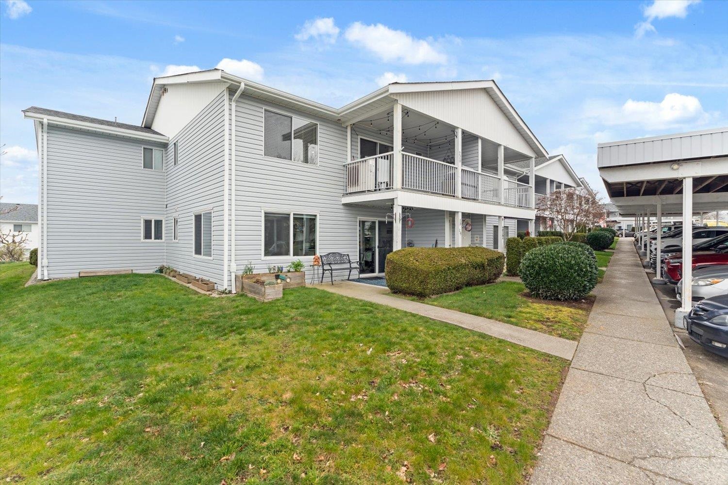 220-32691 Garibaldi Drive, Abbotsford, BC, V2T 5T7