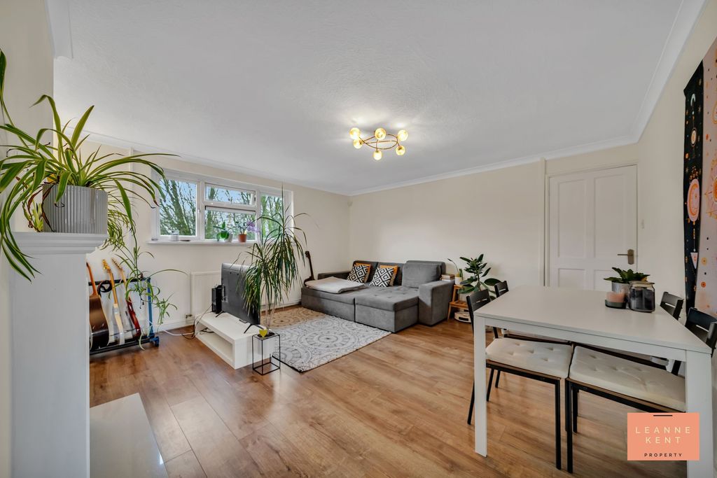 Additional image 7 of 3 bed flat for saleOak House, Hollybush Estate, Cardiff CF14