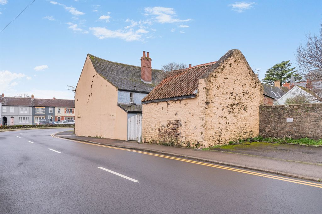 Additional image 19 of 4 bed end terrace house for saleTwyn Square, Usk, Monmouthshire NP15