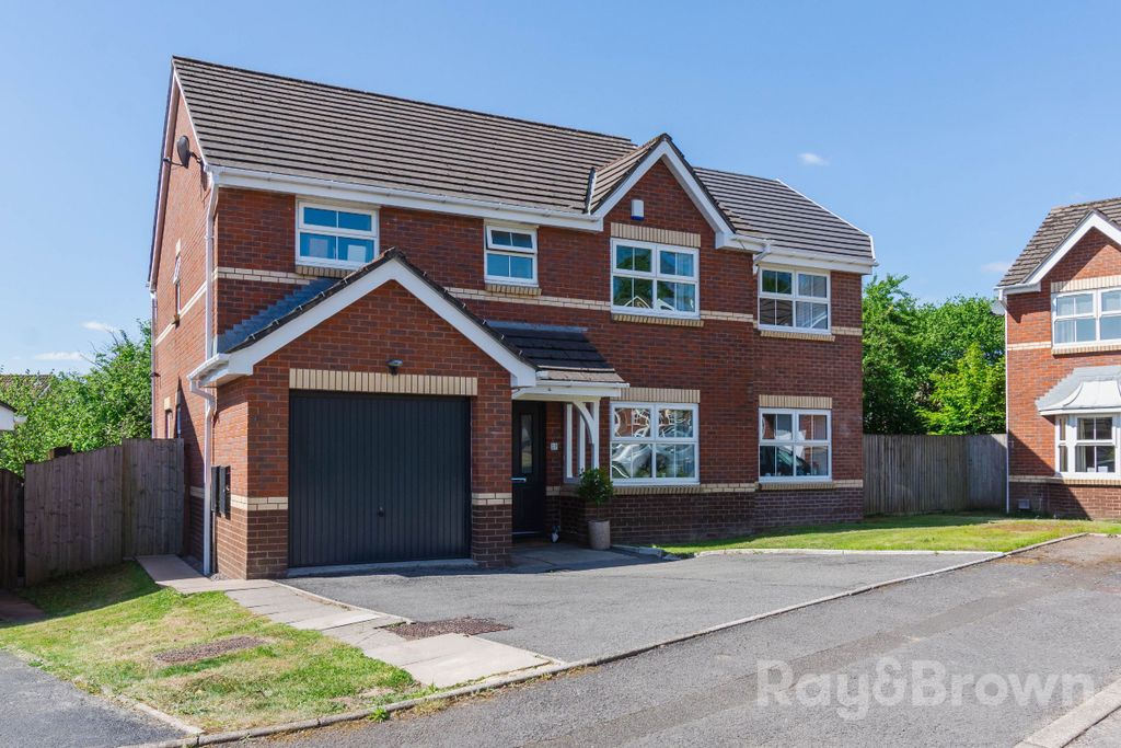 5 bed detached house for saleHeol Peredur, Cardiff CF14