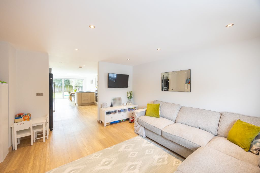 Additional image 4 of 4 bed semi-detached house for saleVictoria Avenue, St. Sampson, Guernsey GY2