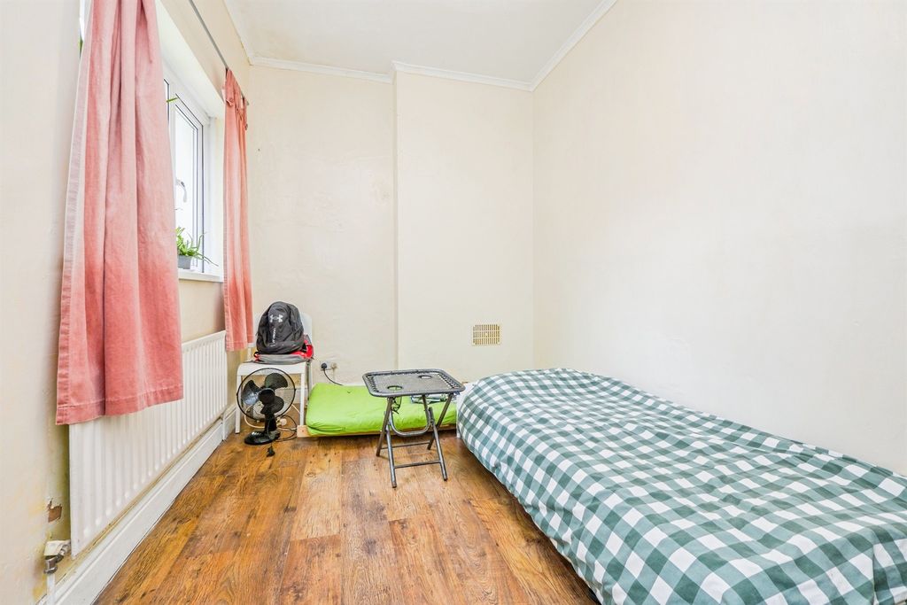 Additional image 8 of 2 bed flat for saleClaude Place, Roath, Cardiff CF24