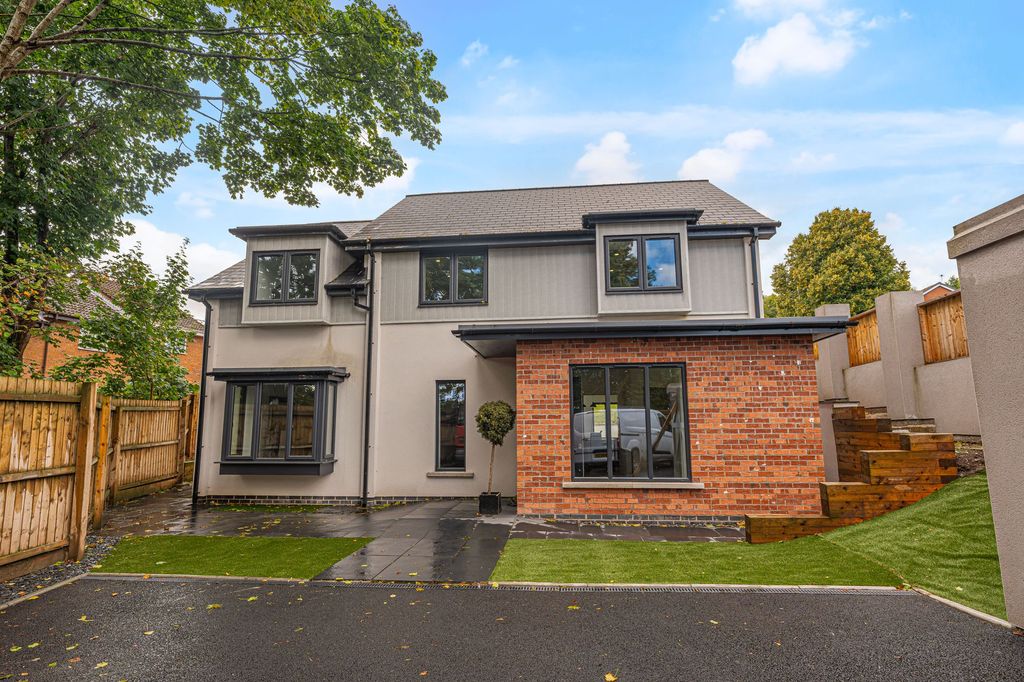 4 bed detached house for saleRoyal Oak Hill, Christchurch NP18