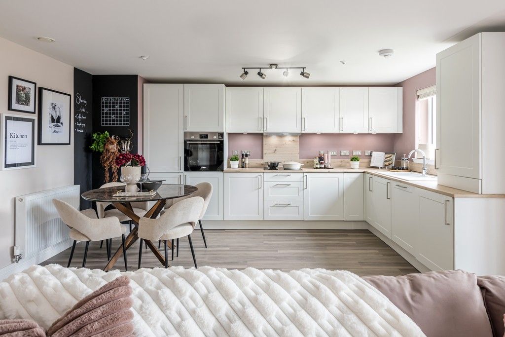 3 bed flat for sale"Maybury Apartment - 3 Bed - Top Floor" at Turnhouse Road, Edinburgh EH12