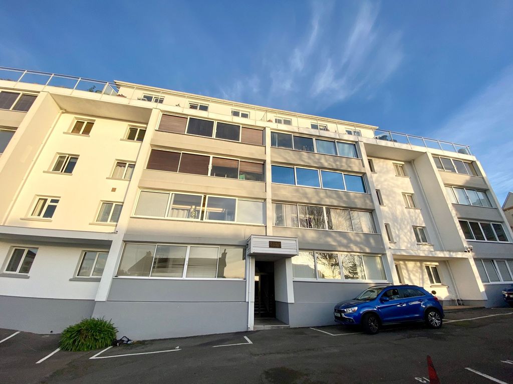 Studio to rent33 Cranham Court, St Helier JE2