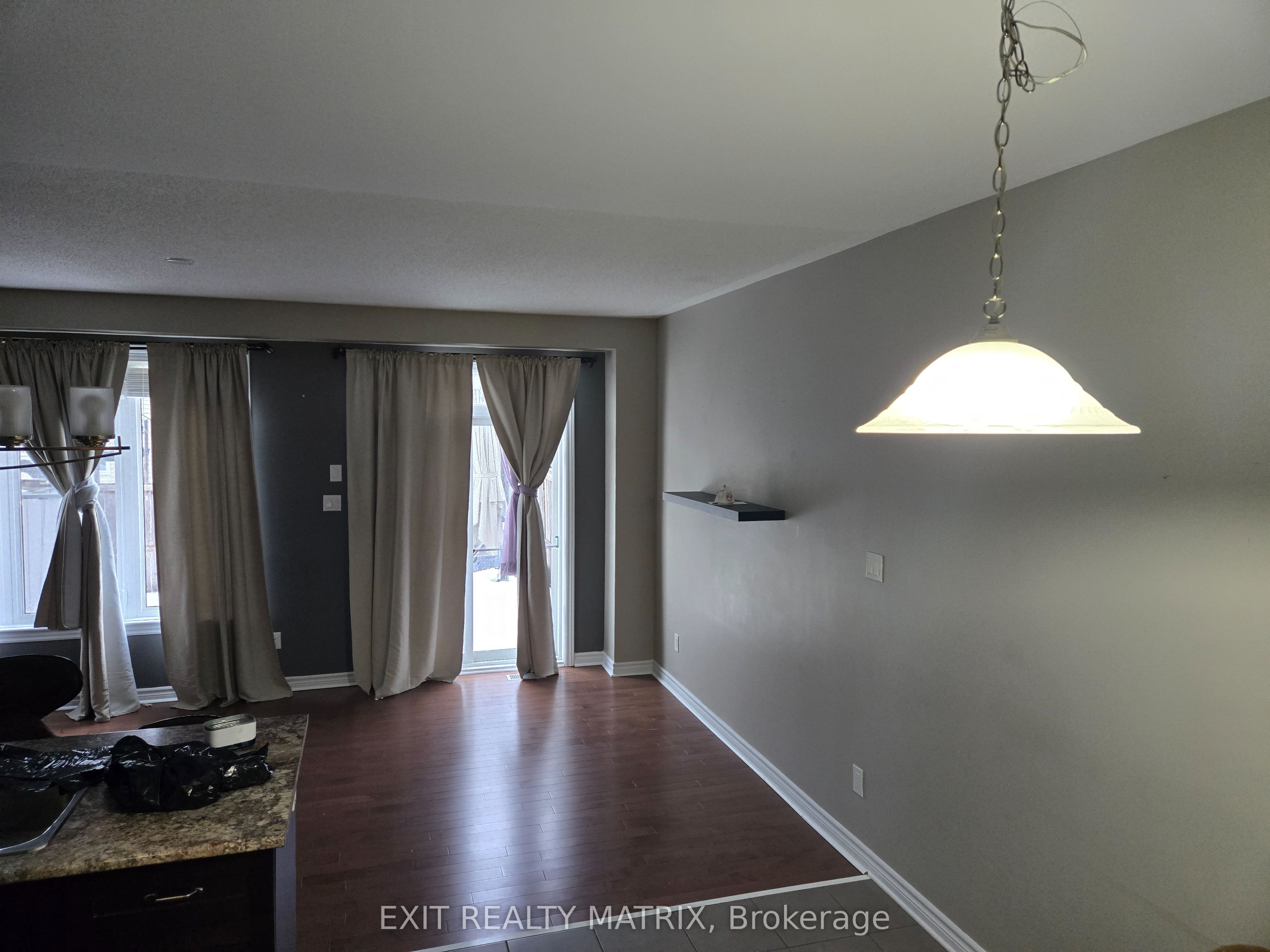 Additional image 4 of 717 Hazelnut Crescent, Ottawa, ON, K1T 0K3