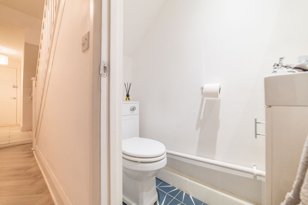 Additional image 14 of 2 bed flat for saleLlantrisant Street, Cathays CF24