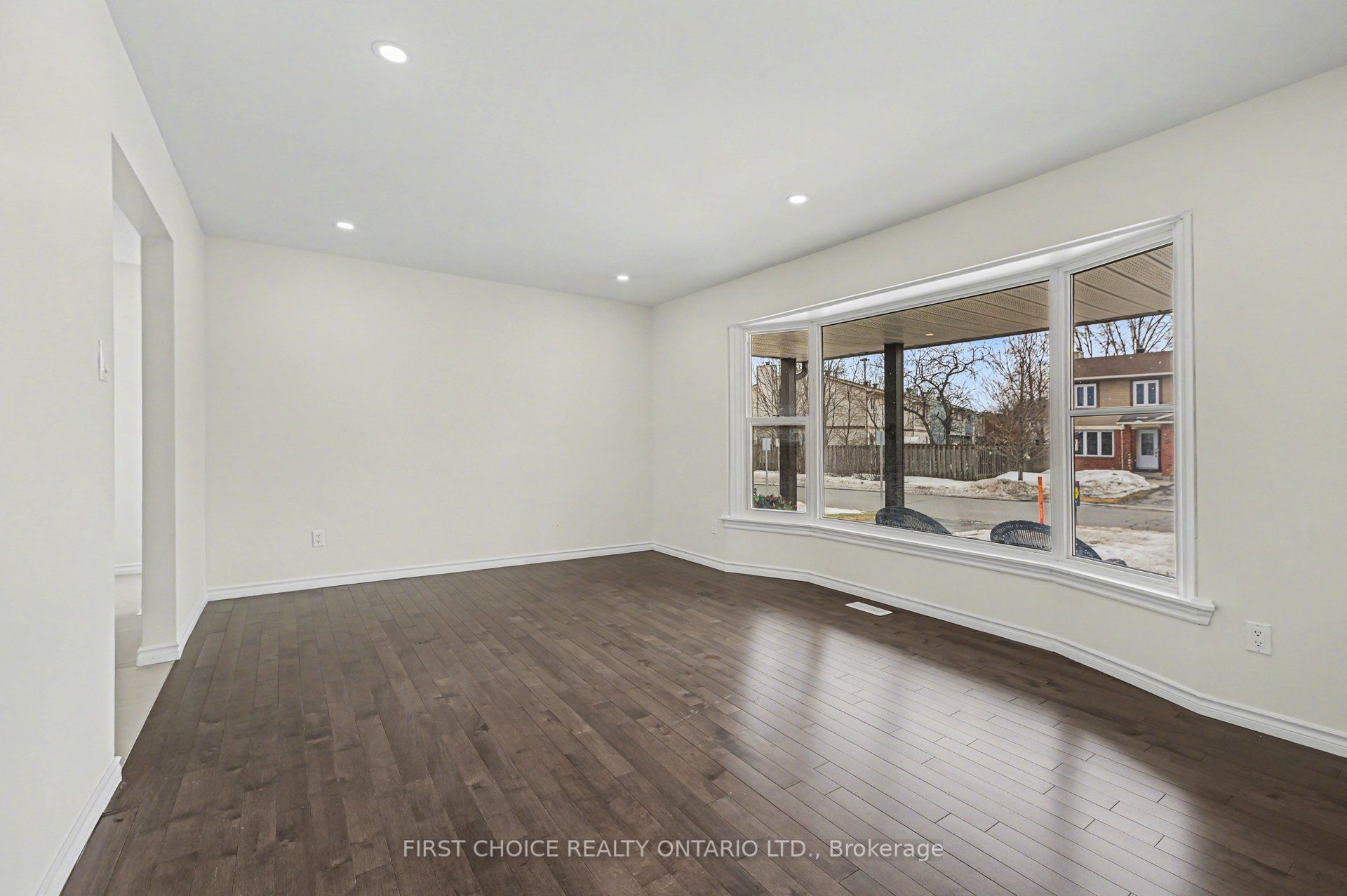 Additional image 4 of 883 Lawnsberry Drive, Ottawa, ON, K1E 1Y2