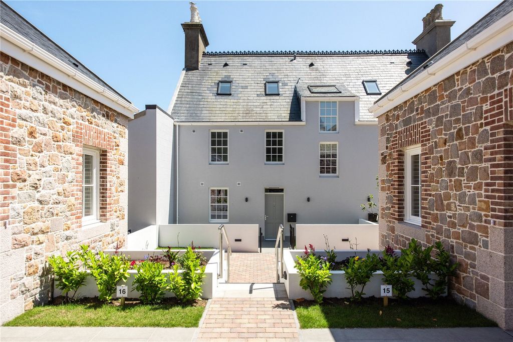 1 bed flat for saleThe Farm House 2, St. Clement JE2