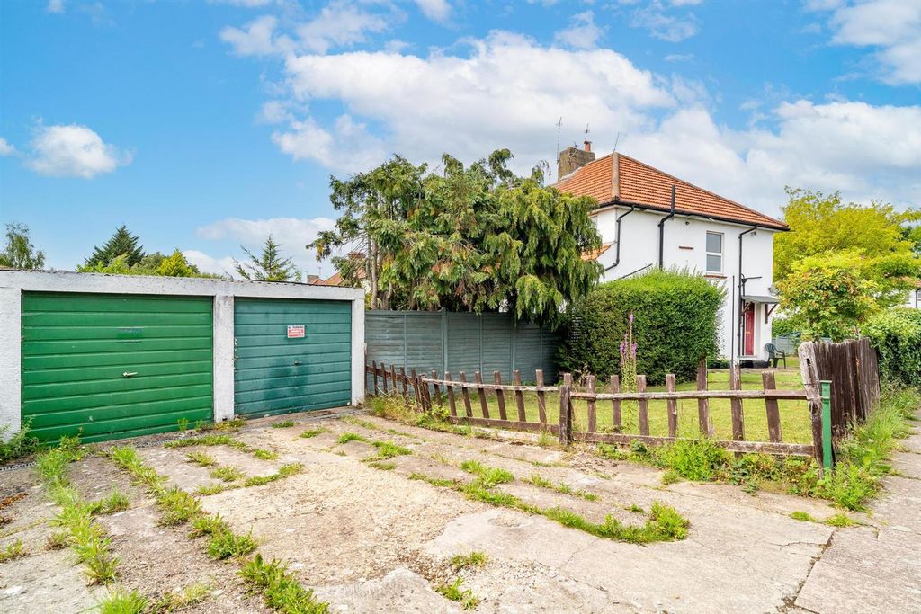 Land for saleLaleham Avenue, London NW7