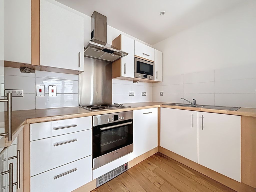 Additional image 3 of 2 bed flat for saleBute Terrace, Cardiff CF10