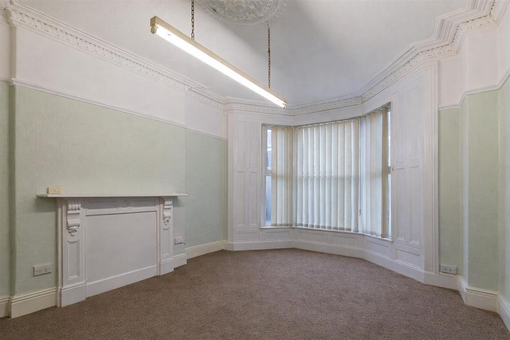 Additional image 3 of 5 bed property for saleWyndham Crescent, Cardiff CF11