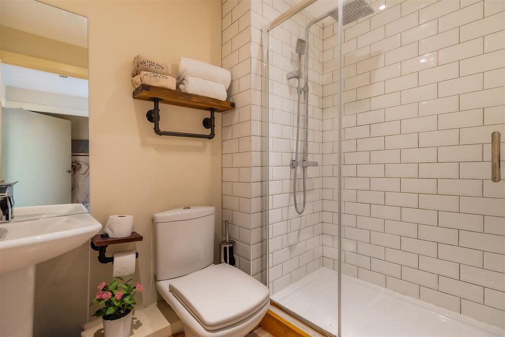Additional image 6 of 1 bed flat for salePendyris Street, Cardiff CF11