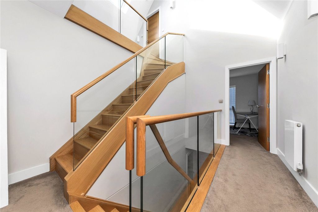 Additional image 10 of 5 bed detached house for saleWater Street, Cambridge, Cambridgeshire CB4