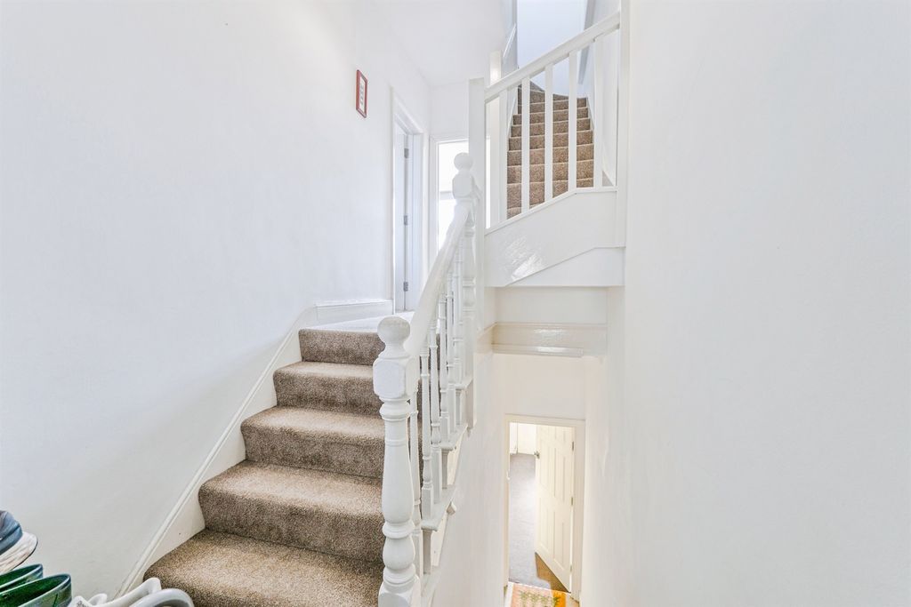 Additional image 4 of 2 bed flat for saleWyndham Crescent, Cardiff CF11