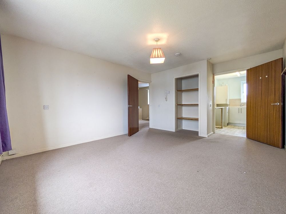 2 bed flat for saleBailey Close, Cardiff CF5 photo 5