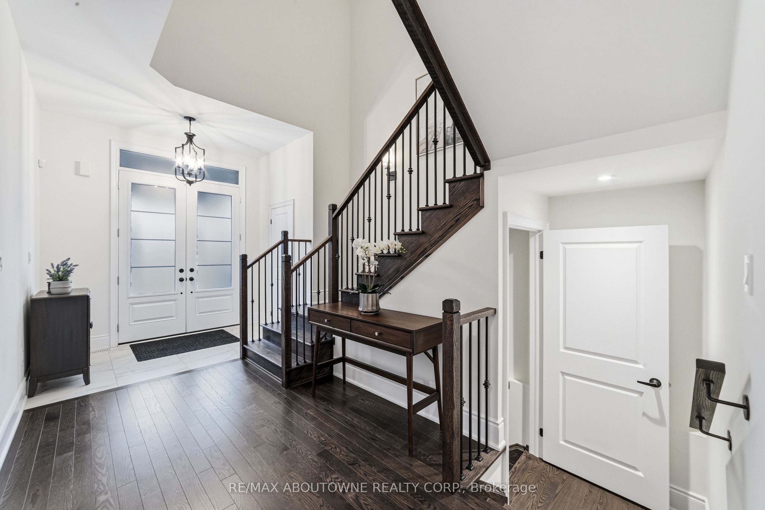 477 Parent Place, Milton, ON, L9E 1L2 photo 3