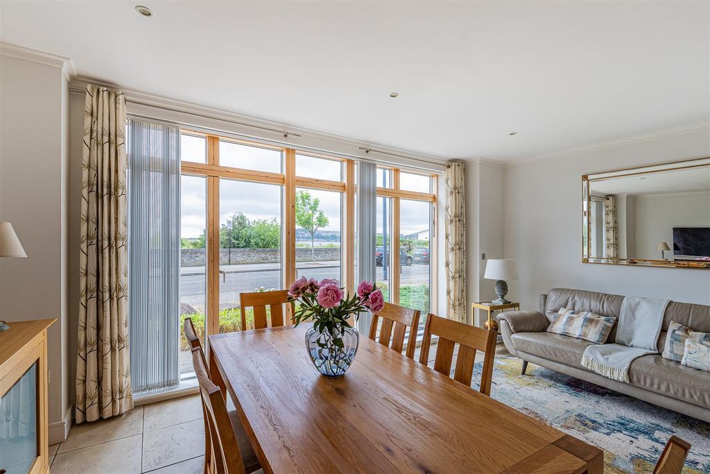 Additional image 9 of 4 bed property for saleWindsor Esplanade, Cardiff CF10