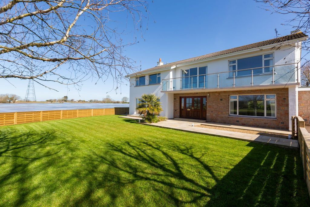 4 bed detached house for saleLa Solitaire, St John JE3