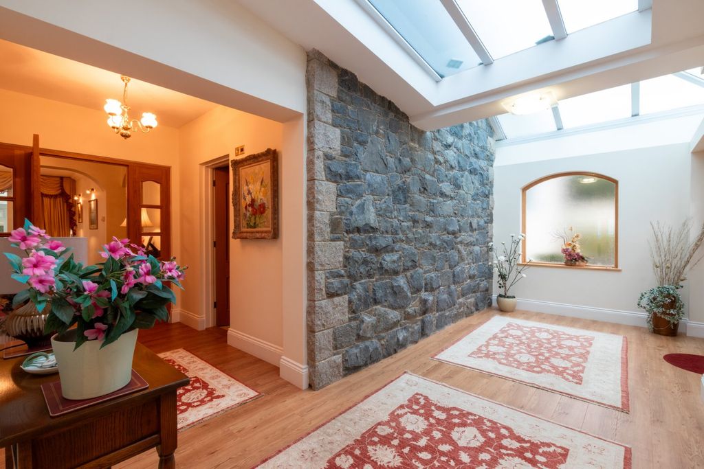 Additional image 2 of 4 bed bungalow for saleRue Charlotte, Fort George, St. Peter Port, Guernsey GY1