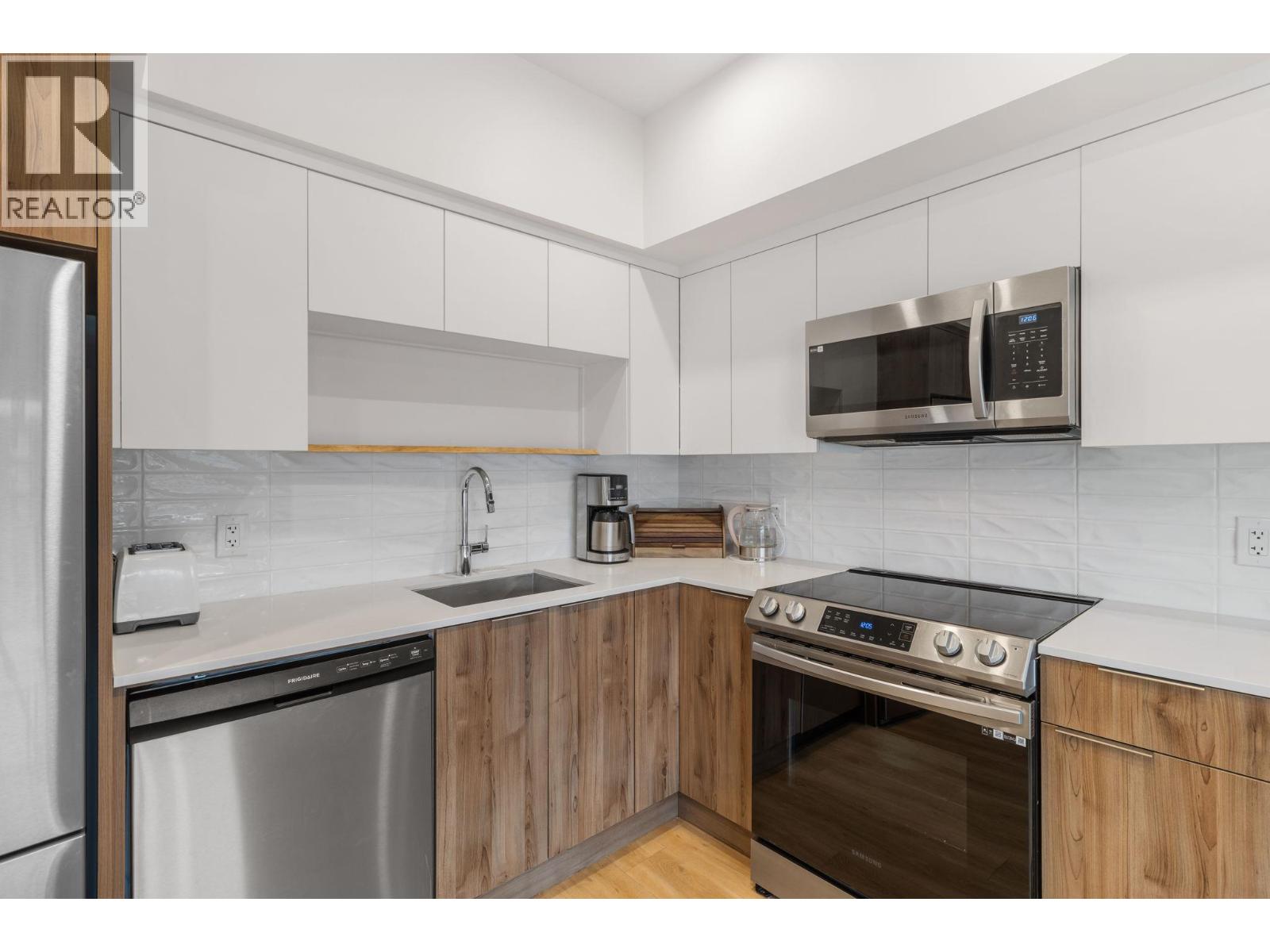 Additional image 4 of 404-604 Cawston Avenue, Kelowna, BC, V1Y6Z4