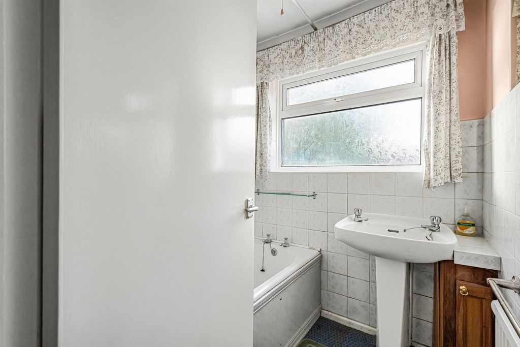 Additional image 18 of 3 bed semi-detached house for saleFairbairn Road, Cambridge CB4