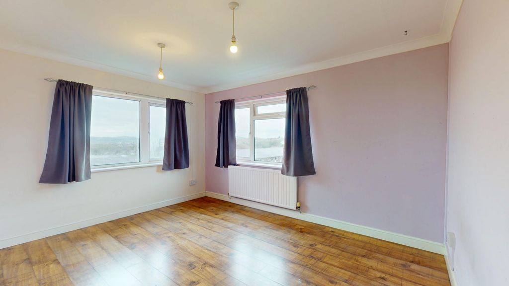 Additional image 3 of 2 bed flat for saleGreenland Crescent, Fairwater, Cardiff CF5