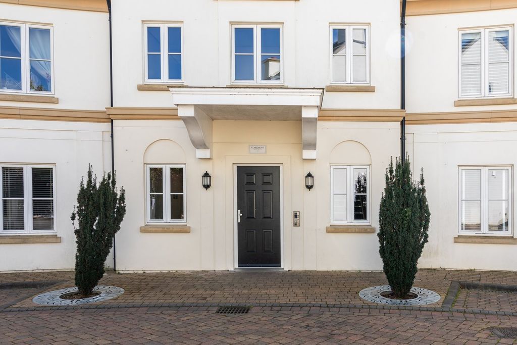 1 bed flat for salePrinces Tower Road, St Saviour JE2 photo 4