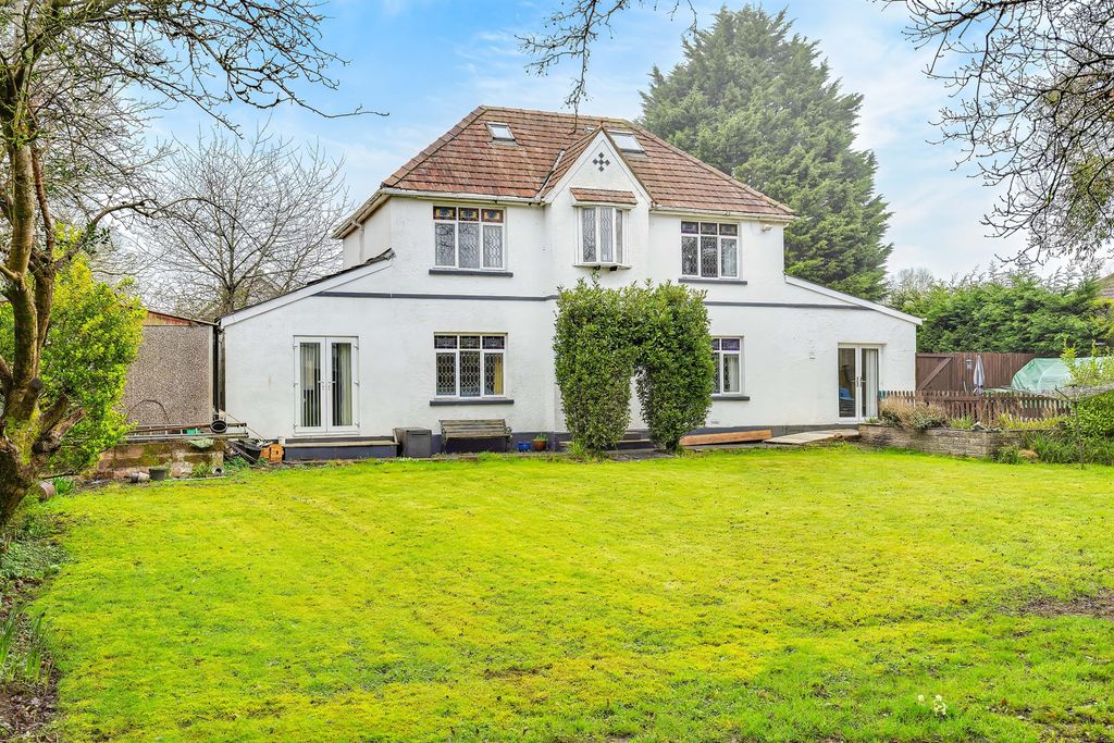 3 bed detached house for saleNewport Road, Rumney, Cardiff CF3
