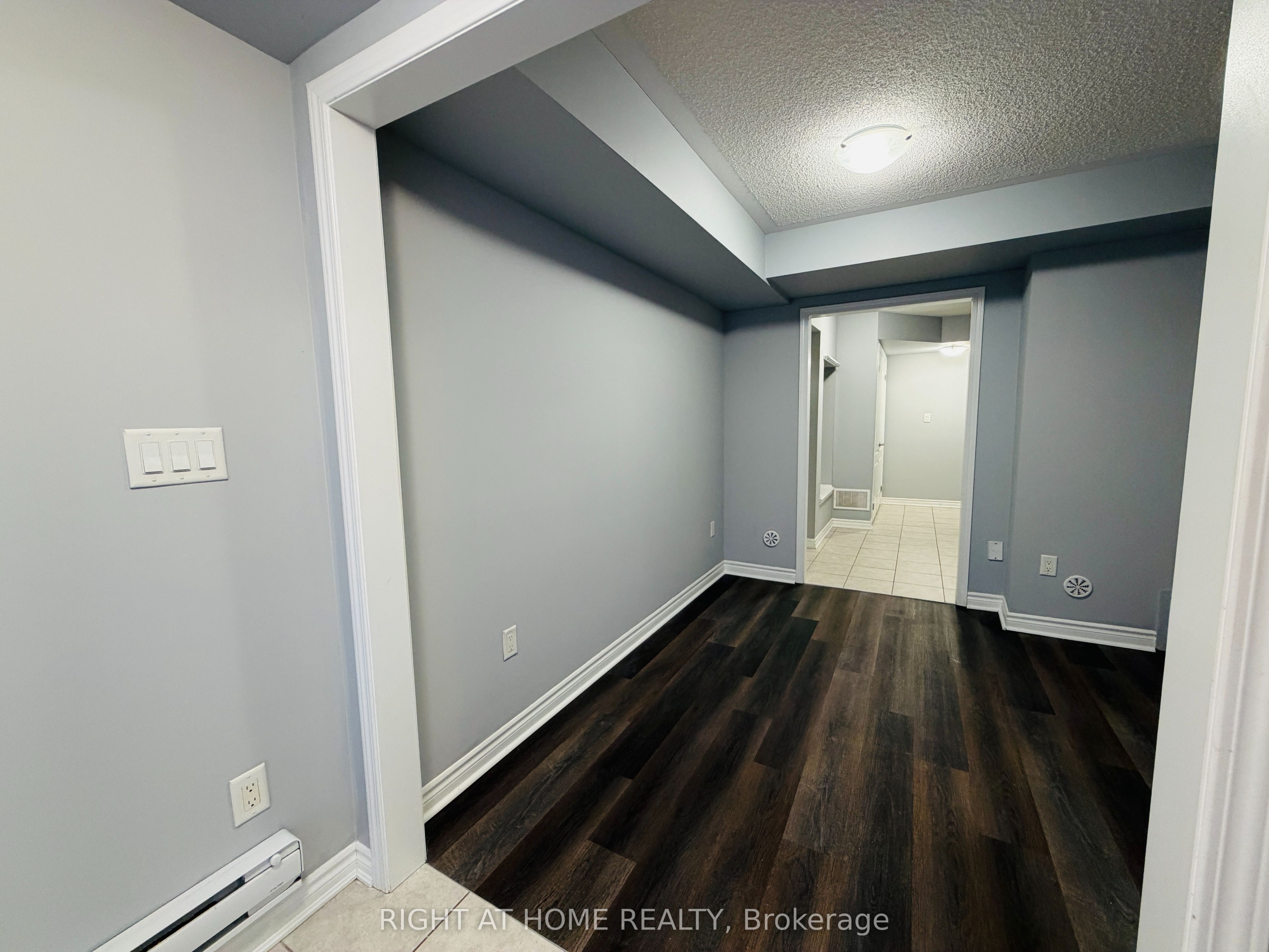 1633 Leblanc Court, Milton, ON, L9E 0A4 photo 2