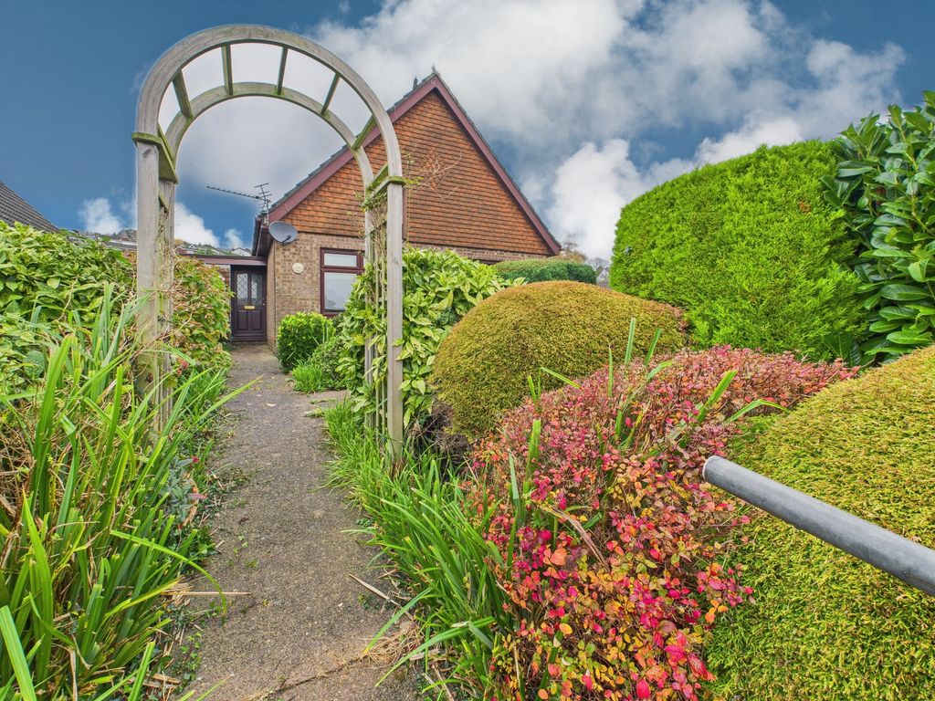3 bed detached house for saleHome Farm Green, Caerleon NP18