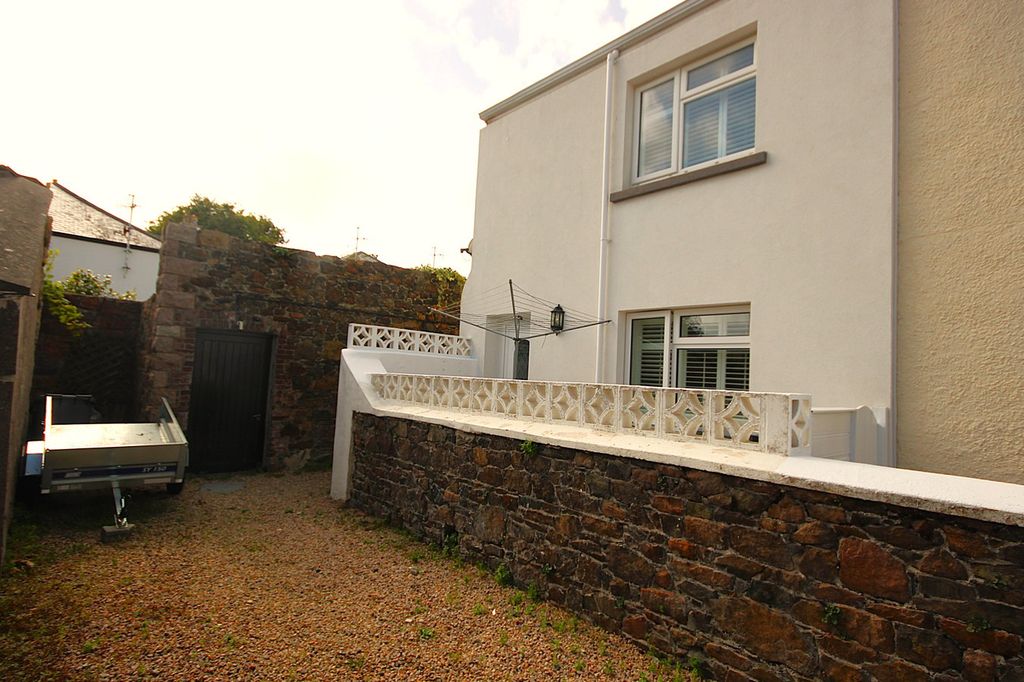 3 bed terraced house for saleColumbus Street, St Helier JE2