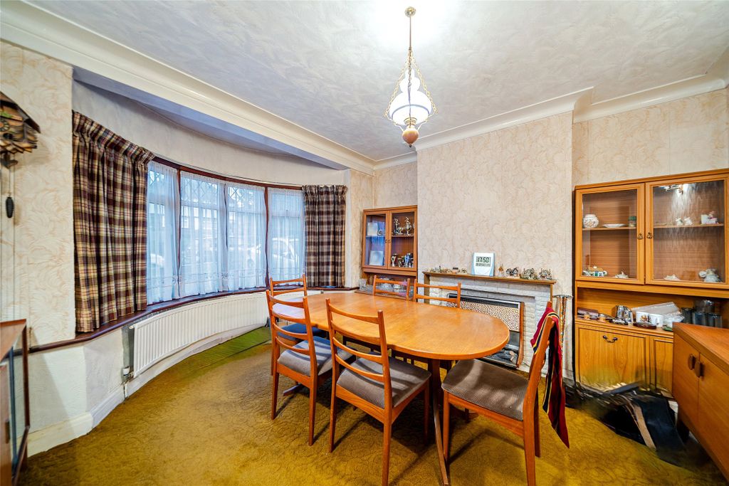 3 bed semi-detached house for saleBuck Lane, London NW9