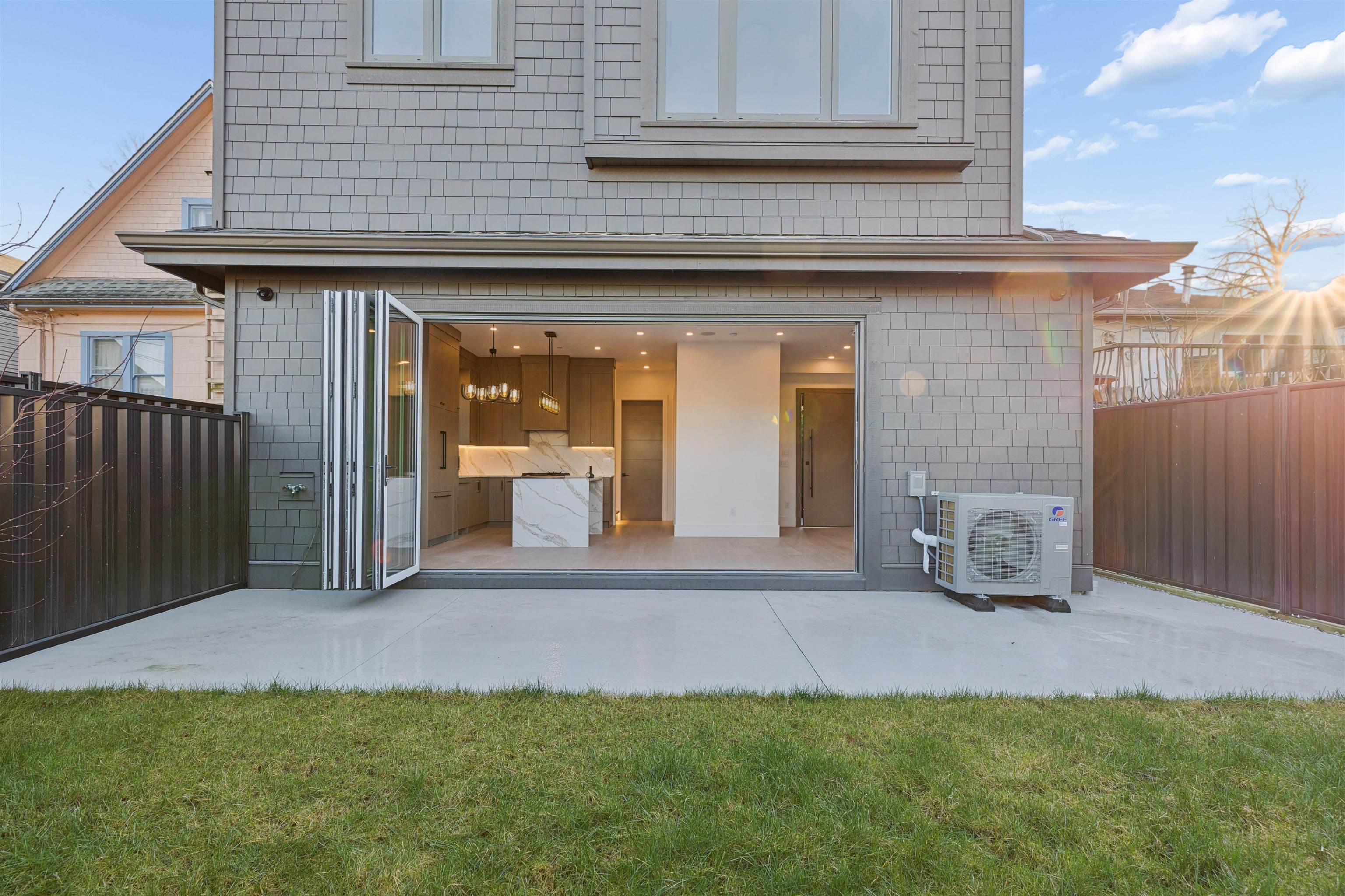 Additional image 4 of 2-847 10 Avenue E, Vancouver, BC, V5T 2A9