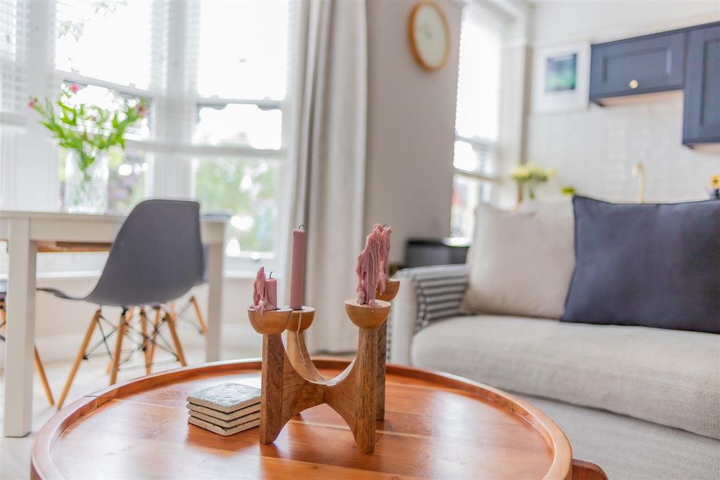 Additional image 9 of 2 bed flat for saleShirley Road, Roath Park, Cardiff CF23