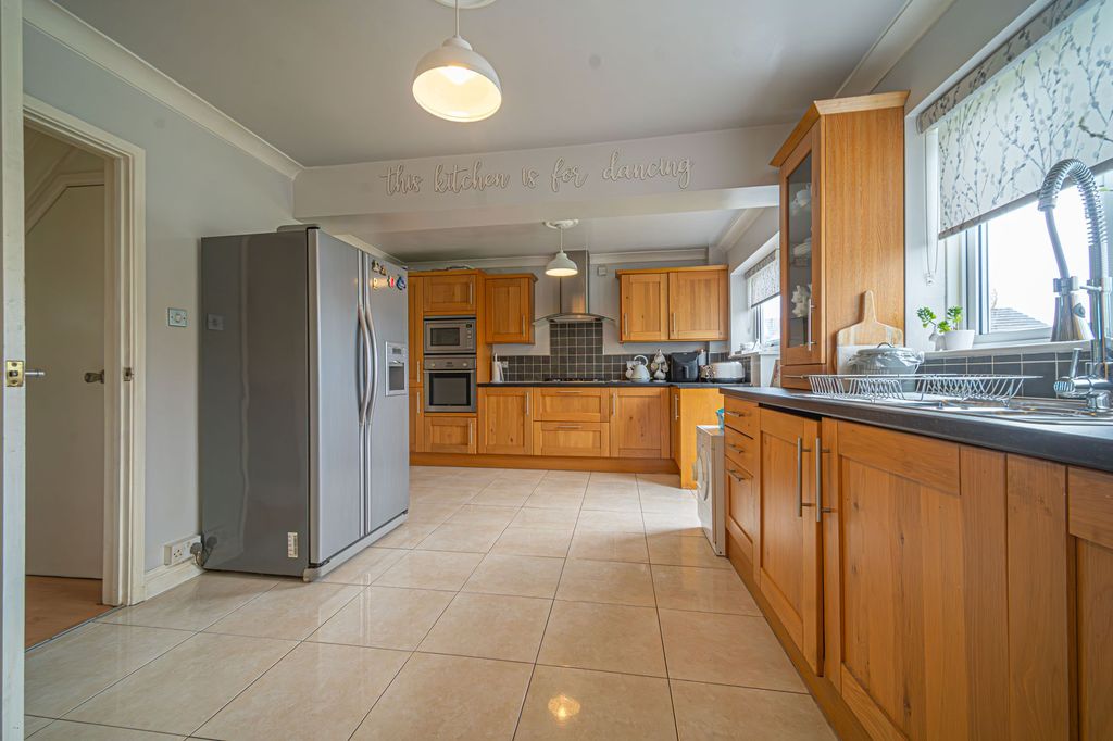 Additional image 2 of 5 bed detached house for saleThe Plantation, Undy NP26