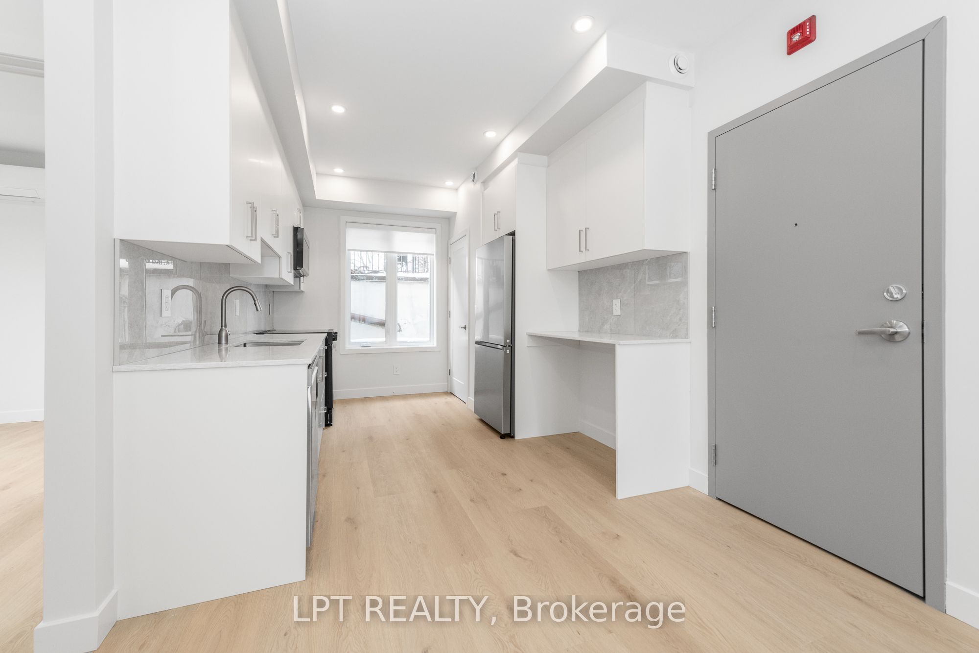 Additional image 3 of 4-250 Shakespeare Street, Ottawa, ON, K1L 5M6