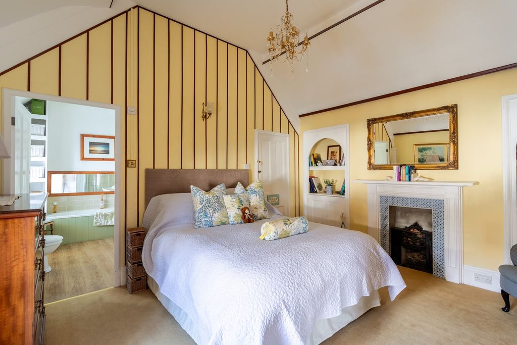 Additional image 18 of 2 bed property for sale13 Pierson Road, St Helier JE2