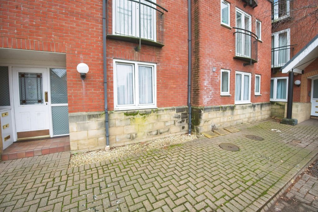 Additional image 15 of 2 bed flat for saleHalliard Court, Barquentine Place, Cardiff CF10