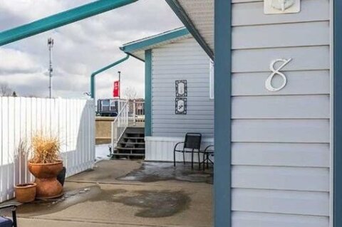 Additional image 8 of 8-1600 Strachan Road SE, Medicine Hat, AB, T1B4M3