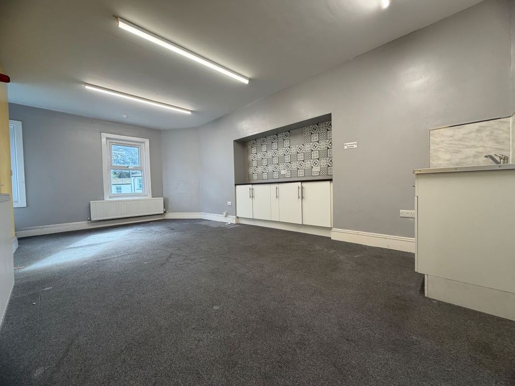 Additional image 4 of 1 bed flat for saleFlat 1, 15 Baneswell Road, Newport NP20