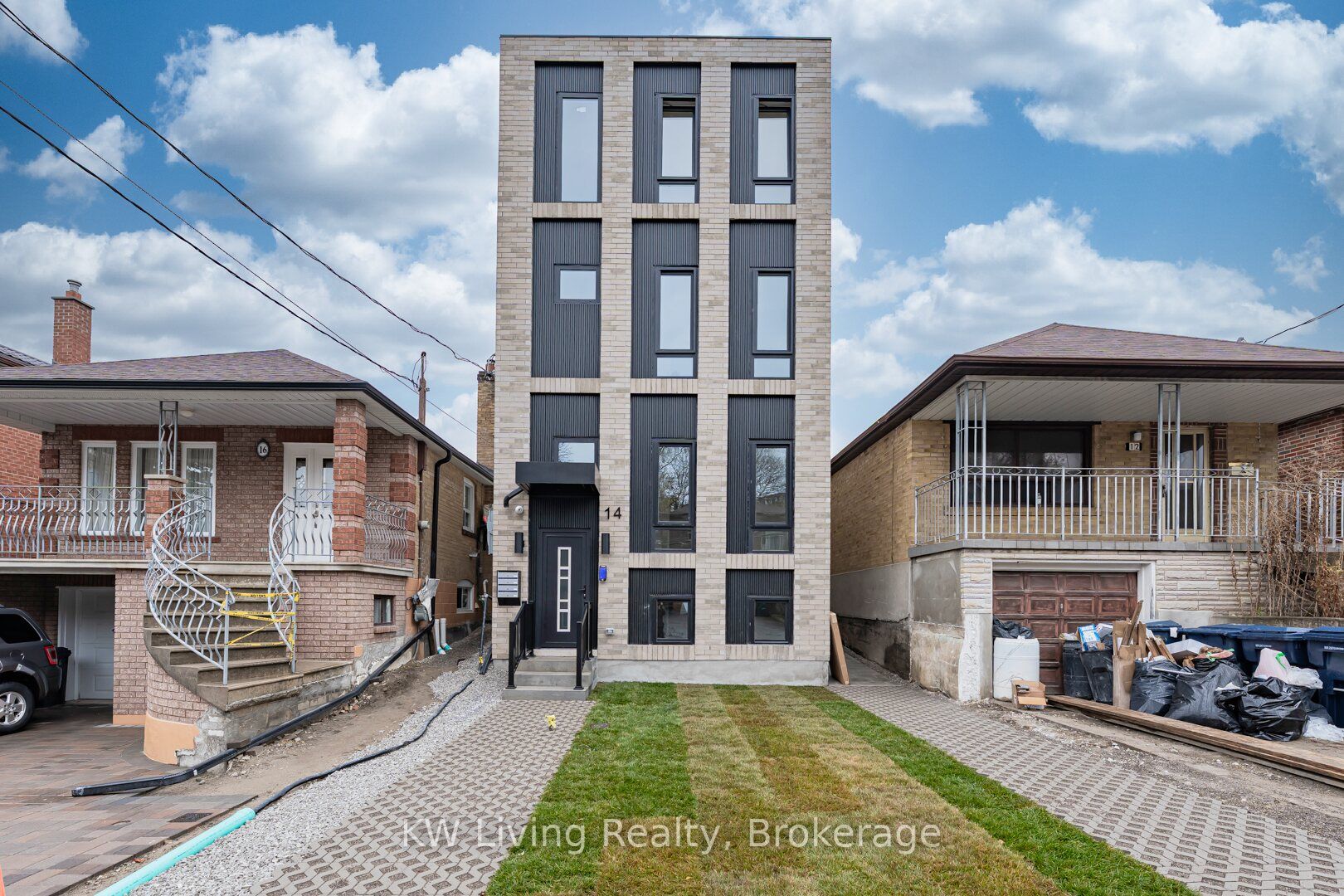 14 Holmesdale Road, Toronto, ON, M6E 1Y1