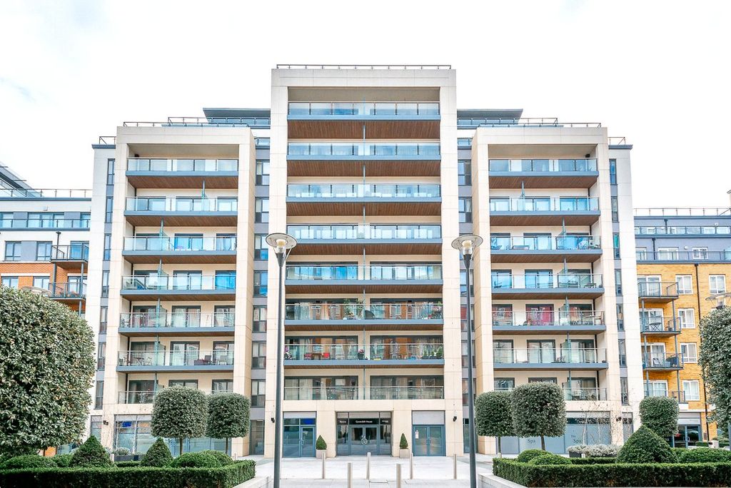 3 bed flat for saleBoulevard Drive, Beaufort Park, Colindale NW9