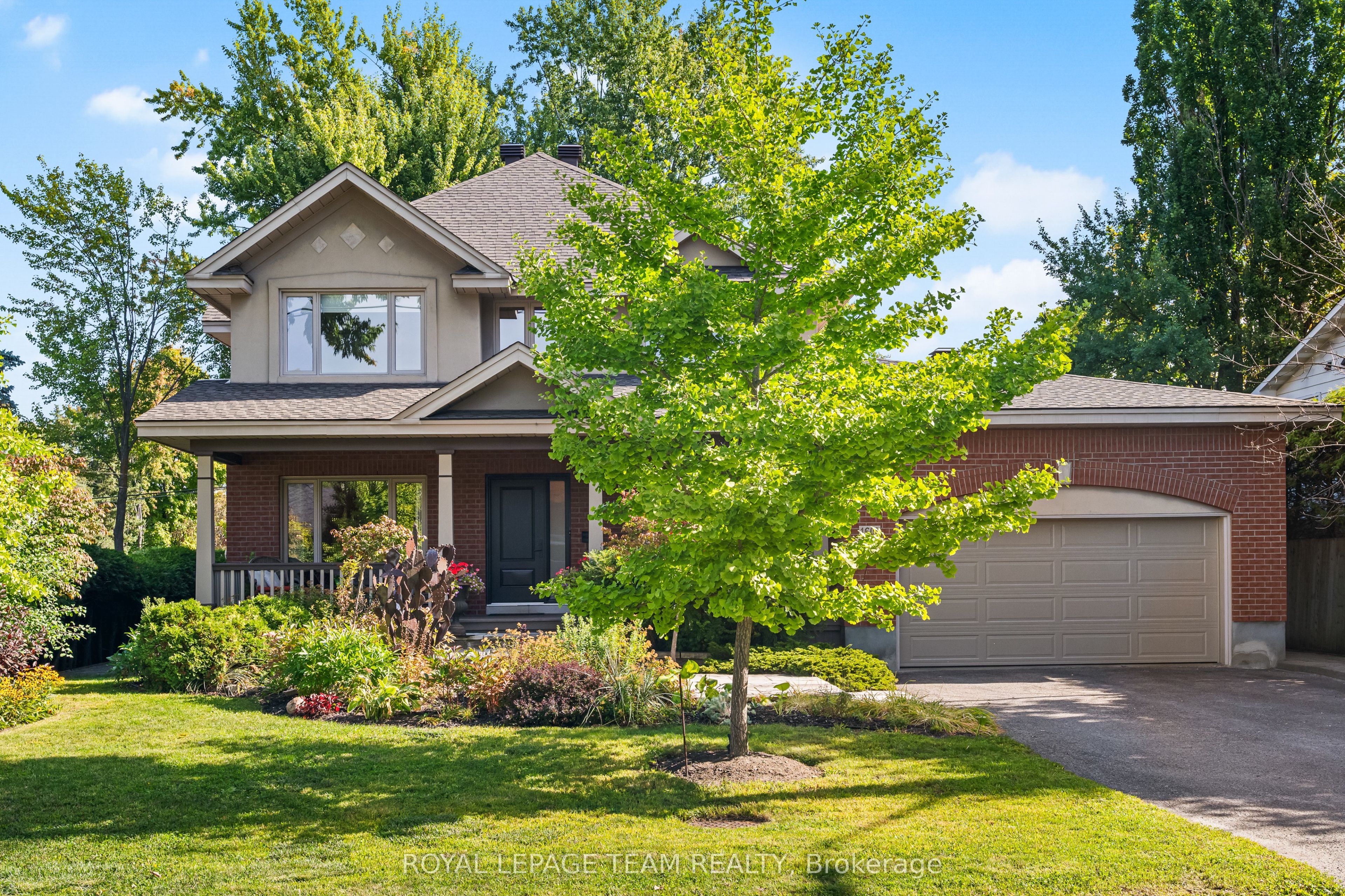 1601 Apeldoorn Avenue, Ottawa, ON, K2C 1V4