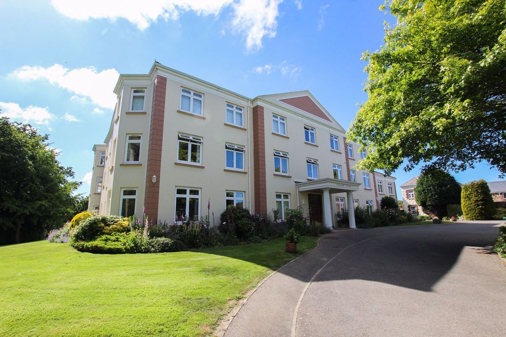 2 bed flat for sale29 Oaklands Manor, St Saviour JE2